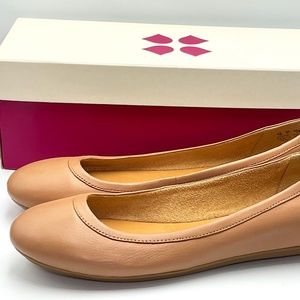 NWT Women’s Naturalizer Leather Beige Flat Shoes New In Box